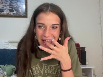 yourgirlnicolexo's chat room