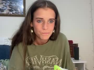 yourgirlnicolexo's chat room