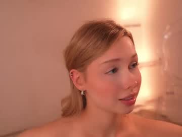 april_blush's chat room