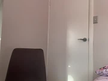 kittengirlxo's chat room
