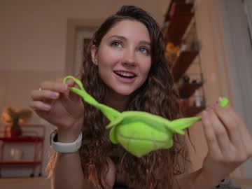 mia_elfie's chat room