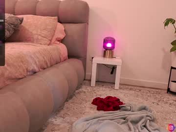 nina_mon's chat room