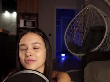 emilybatee's chat room