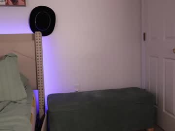 ari_lovexo's chat room
