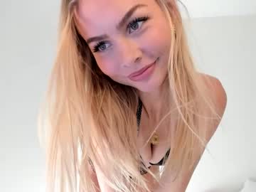 ariah_is_blonde's chat room