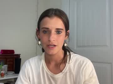 yourgirlnicolexo's chat room