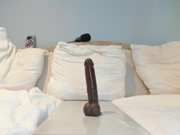 eatmygingersnapps's chat room