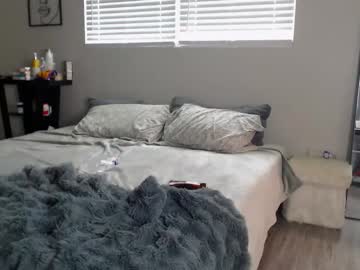 zoeemonroe's chat room