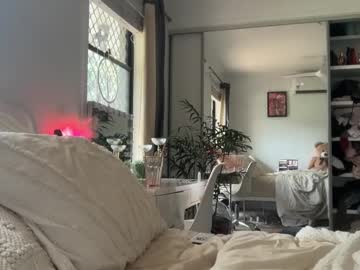 luvlivvyy's chat room