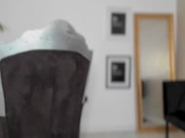 moniqueeass's chat room
