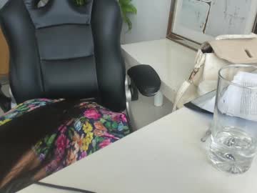 emillybrowm's chat room