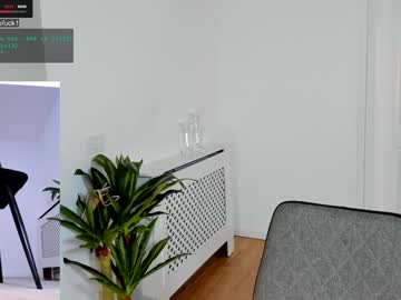 legswattitude's chat room