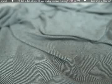 vivid_whit's chat room