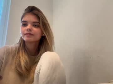 naughty_dreams_xo's chat room