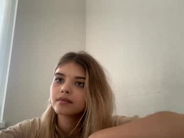 naughty_dreams_xo's chat room