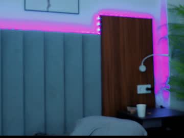 kirsten_xxx's chat room