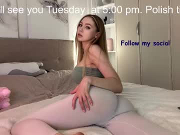avroramy's chat room