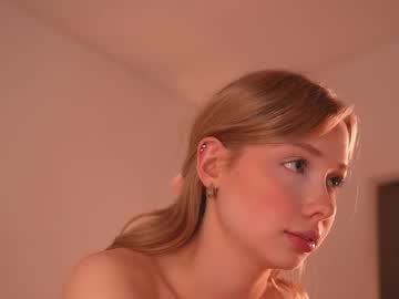 april_blush's chat room