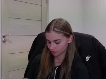 abby_laker's chat room