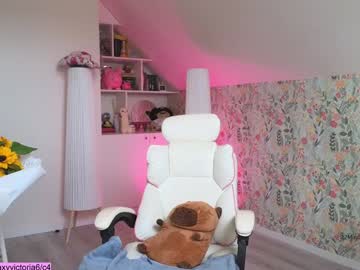 brilliantvictoria's chat room