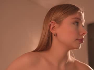 april_blush's chat room