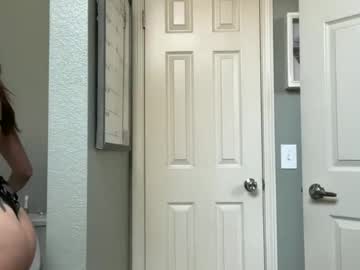 lunahype_xo's chat room
