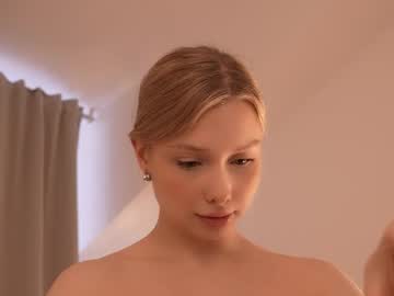 april_blush's chat room