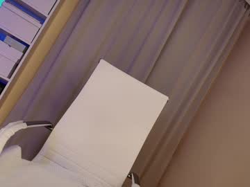 hollyextra's chat room