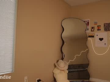 bestblondiiecb's chat room