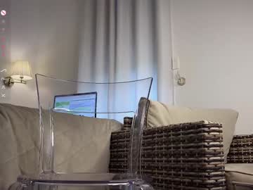 french_riv1era's chat room