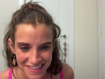 yourgirlnicolexo's chat room