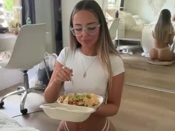 luvlivvyy's chat room