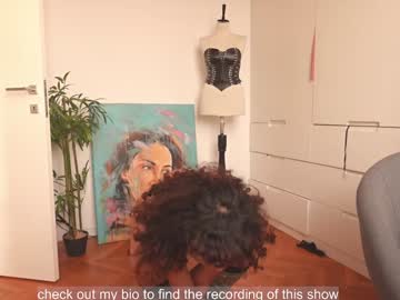 venus_in_jeans's chat room