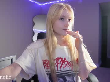 bestblondiiecb's chat room