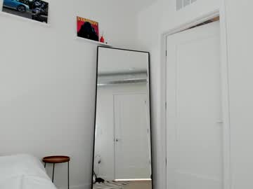 ariah_is_blonde's chat room