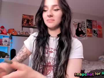 vivian_qwerty's chat room