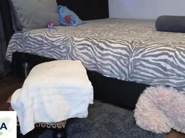 lenoreandjasonsroom's chat room
