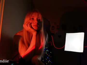 bestblondiiecb's chat room