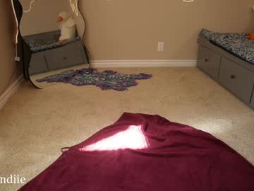 bestblondiiecb's chat room