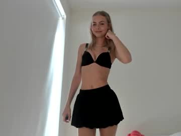 ariah_is_blonde's chat room