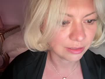 kiradivine's chat room