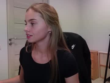 abby_laker's chat room