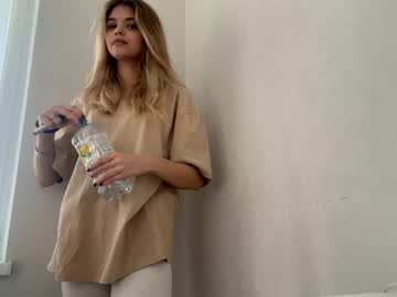 naughty_dreams_xo's chat room