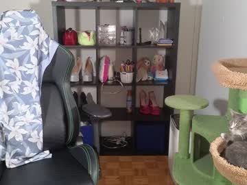 alexa_dream's chat room