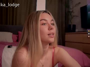 nika_lodge's chat room