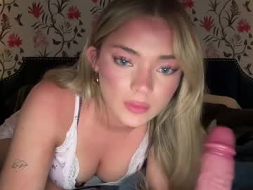 lolkylie's chat room