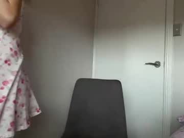 kittengirlxo's chat room