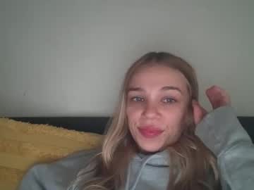 chloe_damian's chat room