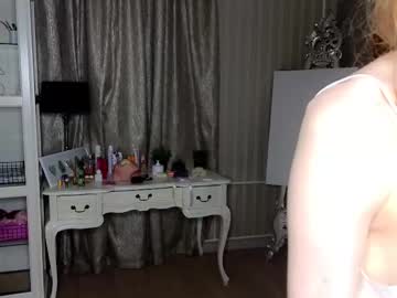 gooody_girl's chat room