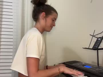 yourgirlnicolexo's chat room